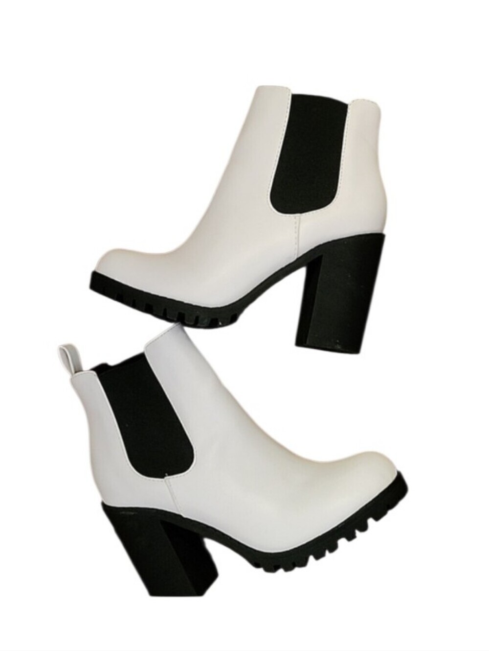 Soda Glove SZ 5.5 Ankle Boots w/Lug Sole Elastic Gore and Chunky Heel